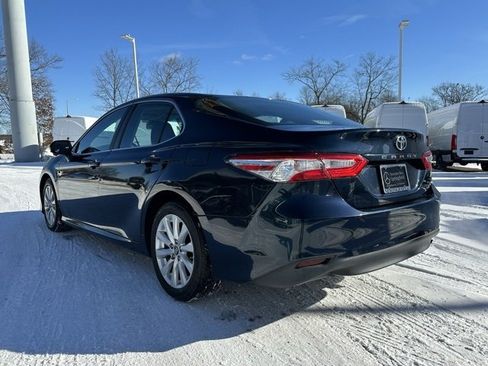 Used 2018 Toyota Camry SE image 5