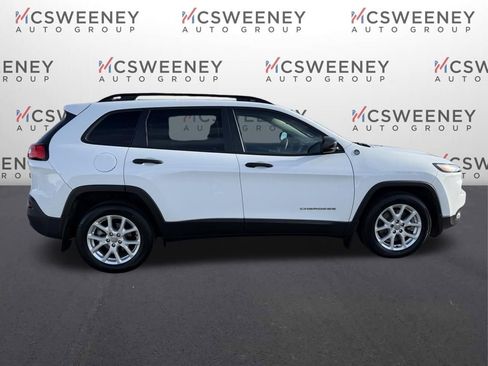 Used 2016 Jeep Cherokee Sport image 6