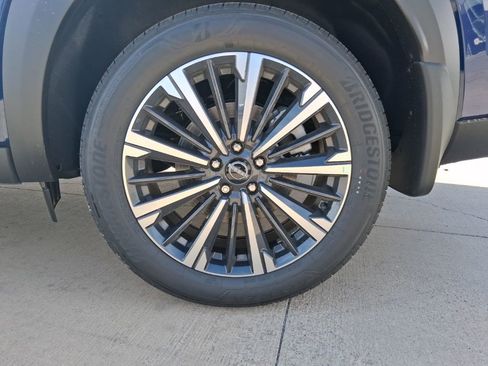 New 2026 Nissan Pathfinder Platinum w/ Cargo Package AWD/4WD image 38