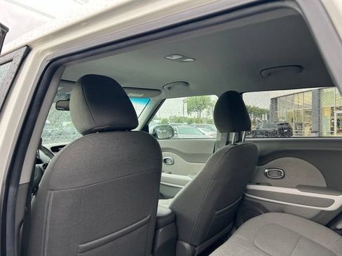 Used 2016 Kia Soul EV FWD image 9