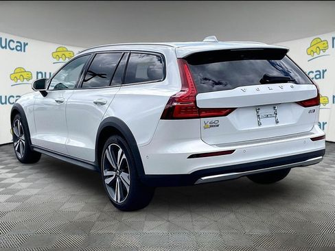 Used 2025 Volvo V60 B5 Cross Country Plus w/ Protection Package Premier AWD/4WD image 4