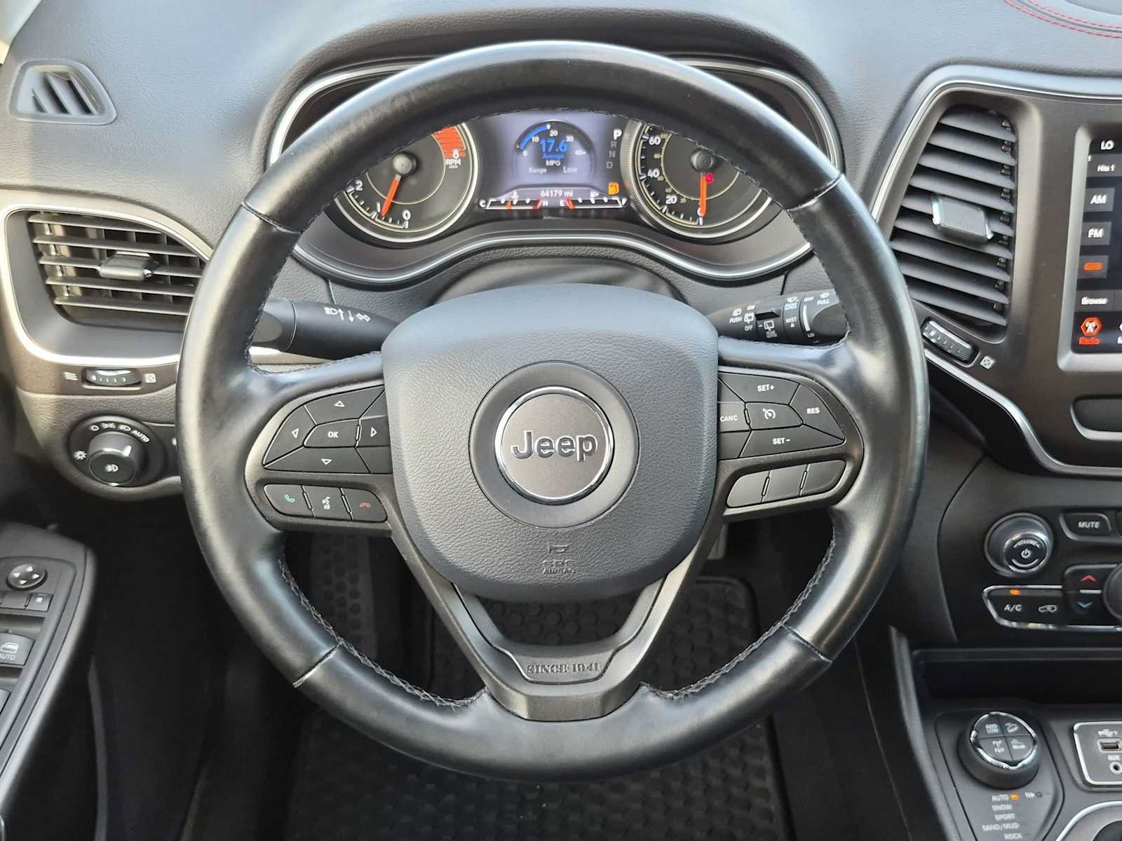 Used 2020 Jeep Cherokee Trailhawk w/ Cold Weather Group AWD/4WD image 22