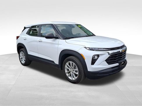 Used 2024 Chevrolet TrailBlazer LS FWD image 1