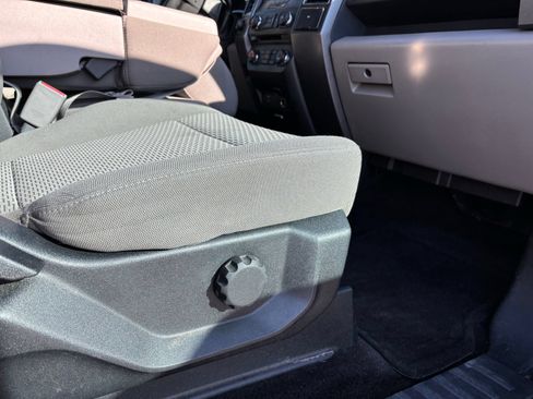 Used 2017 Ford F150 XLT AWD/4WD image 23
