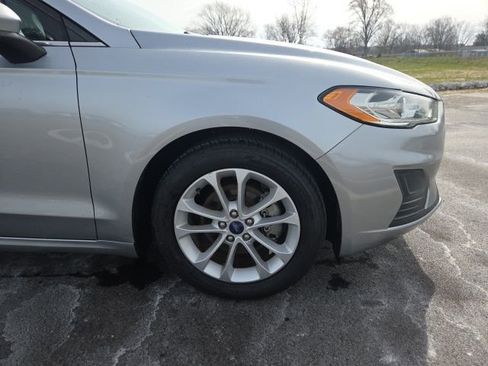 Used 2020 Ford Fusion SE image 4