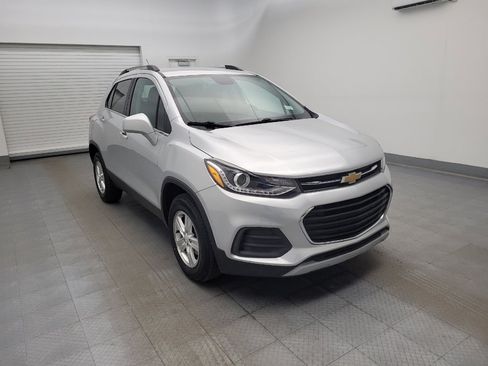 Used 2019 Chevrolet Trax LT w/ LT Convenience Package image 13