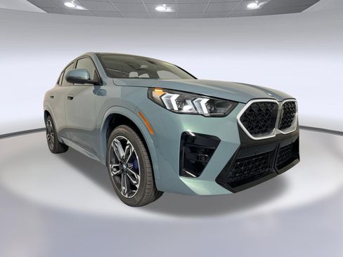 Used 2025 BMW X2 xDrive28i w/ Premium Package AWD/4WD image 7