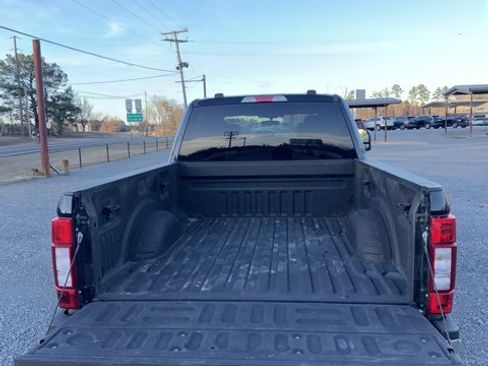 Used 2020 Ford F350 XLT w/ XLT Premium Package image 6