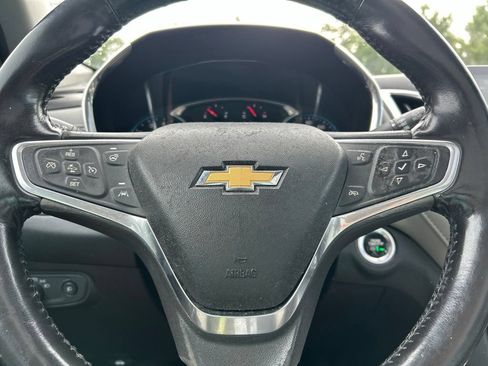 Used 2018 Chevrolet Equinox Premier FWD image 22