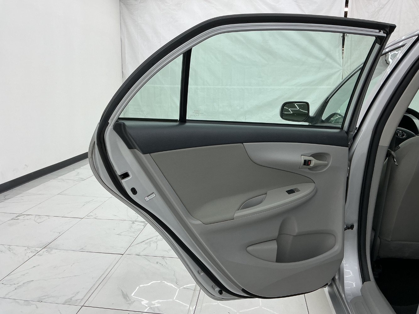 Used 2012 Toyota Corolla L FWD image 24