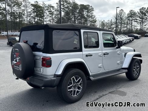 Certified 2024 Jeep Wrangler Sahara w/ Technology Group image 3