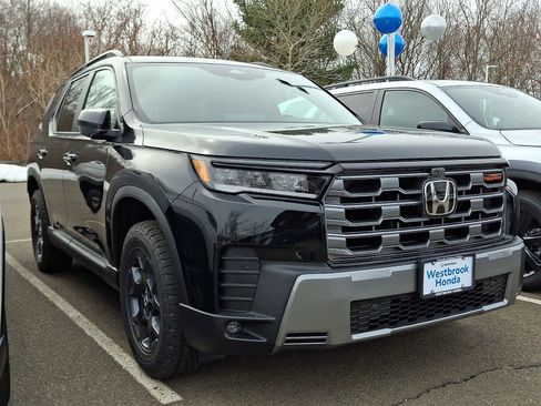 New 2026 Honda Pilot TrailSport image 4