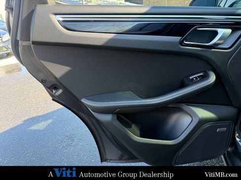 Used 2020 Porsche Macan image 20