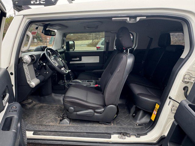 Used 2014 Toyota FJ Cruiser 4WD w/ Upgrade Package image 5