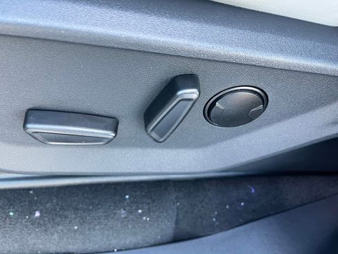 New 2025 Ford Expedition Active image 18