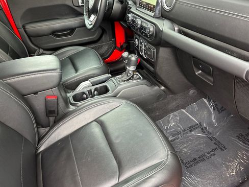 Used 2023 Jeep Wrangler Unlimited Sahara w/ Cold Weather Group image 18