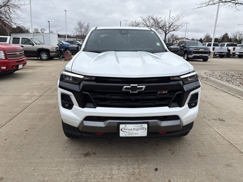 Used 2024 Chevrolet Colorado Z71 w/ Z71 Convenience Package 2 image 2
