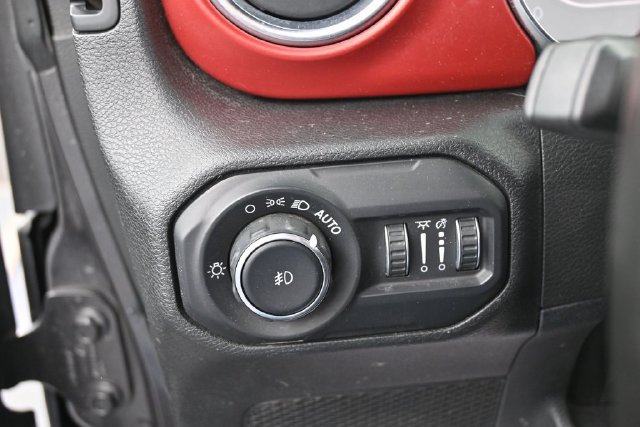 Used 2021 Jeep Wrangler Unlimited Rubicon AWD/4WD image 29