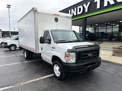 Used 2018 Ford E-350 and Econoline 350 Super Duty w/ Power Windows & Locks Group RWD image 2