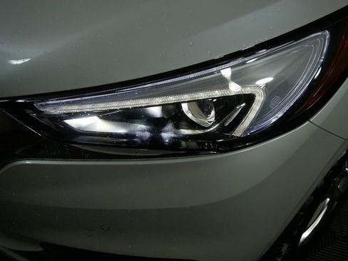 Used 2021 Buick Enclave Premium w/ Sun and Sites Package image 10