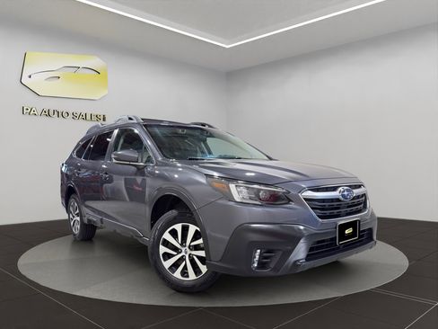 Used 2022 Subaru Outback Premium image 1