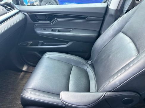Used 2024 Honda Odyssey Touring image 3