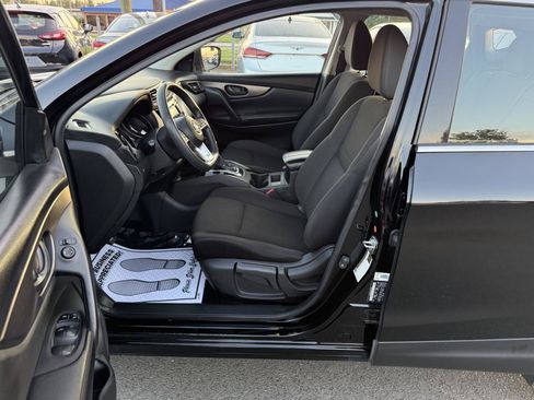 Used 2020 Nissan Rogue Sport S w/ Appearance Package FWD image 8