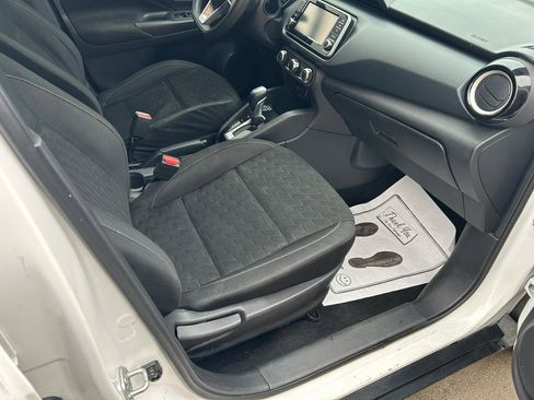 Used 2021 Nissan Kicks S image 11