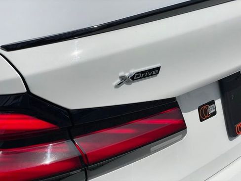 Used 2021 BMW 540i xDrive w/ M Sport Package image 32