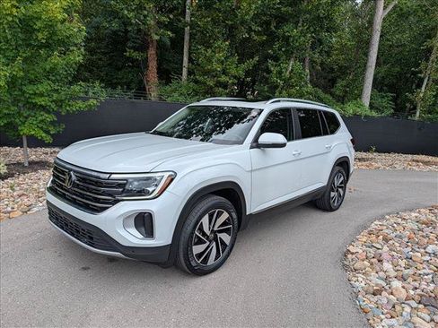 Certified 2024 Volkswagen Atlas SEL AWD/4WD image 1