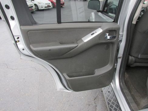 Used 2010 Nissan Pathfinder SE w/ SE Premium Journey Pkg AWD/4WD image 19