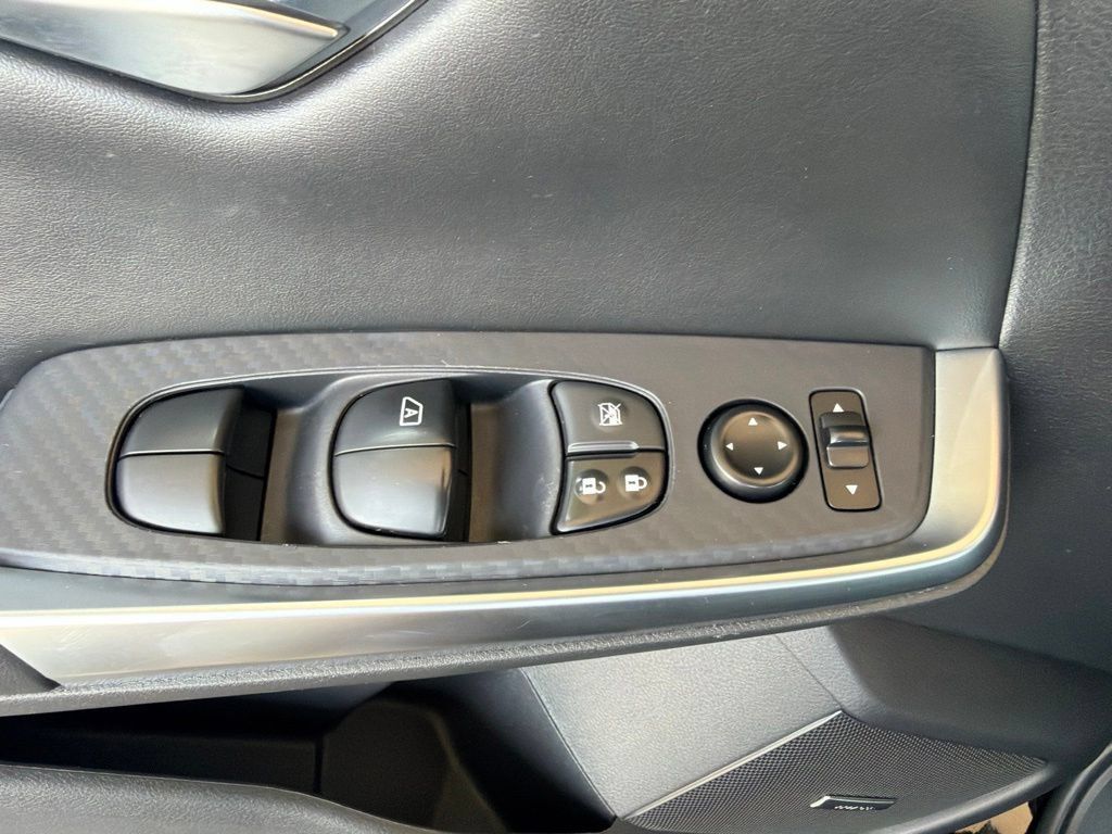 Used 2022 Nissan Sentra SR w/ SR Premium Package FWD image 23