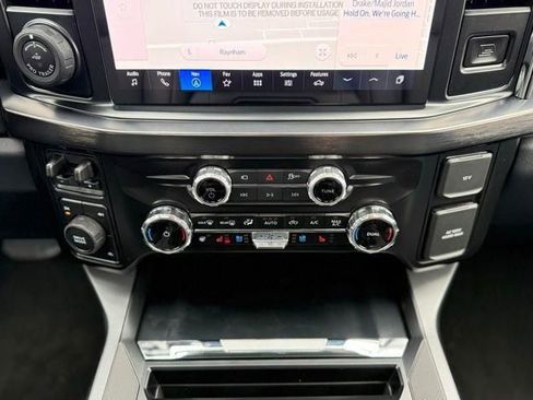 New 2026 Ford F250 Lariat w/ Black Appearance Package image 23