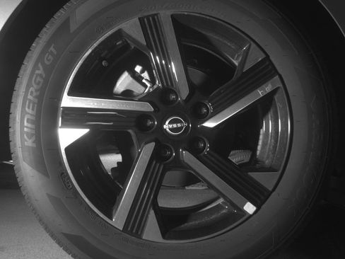 Used 2025 Nissan Sentra SV image 15