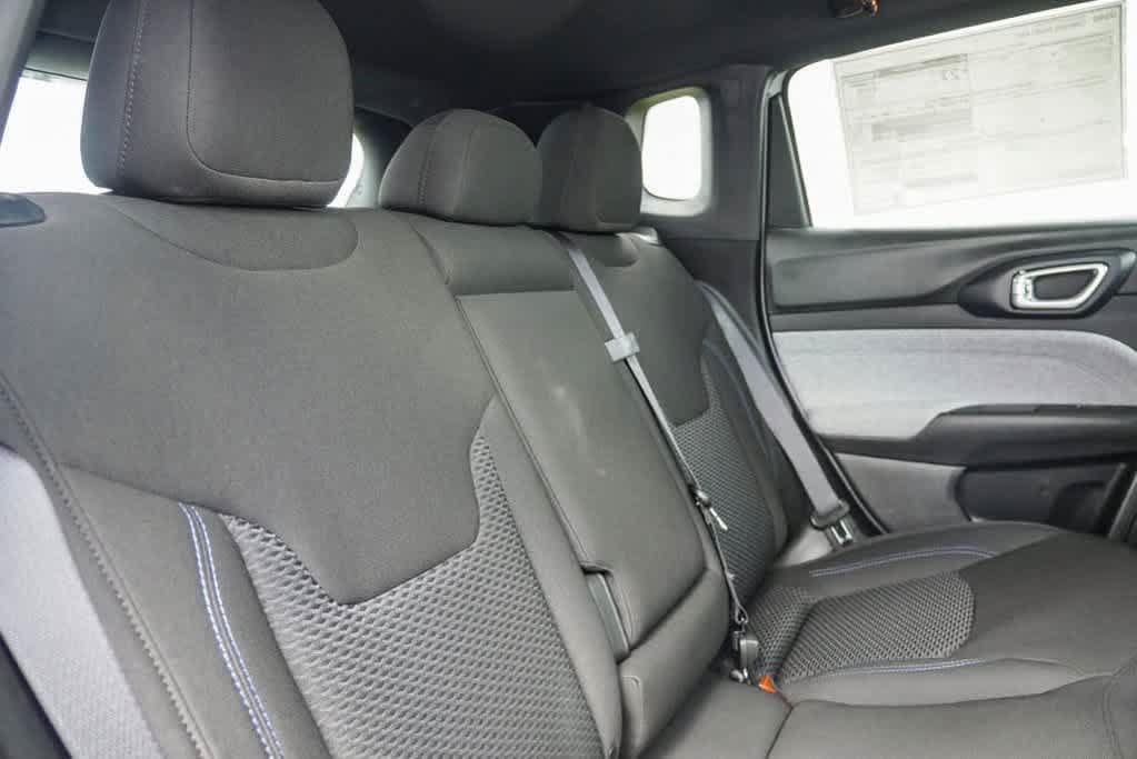 Used 2025 Jeep Compass Sport AWD/4WD image 41