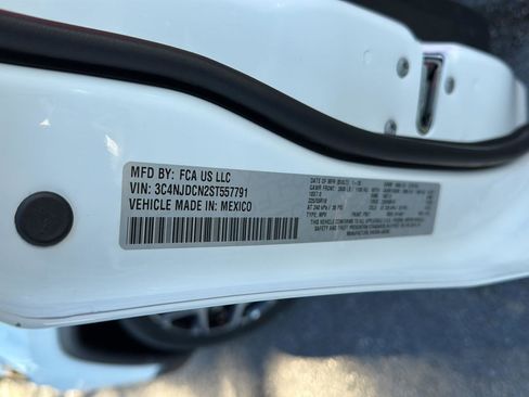 Used 2025 Jeep Compass Limited image 35