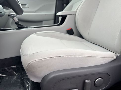 Used 2025 Hyundai Kona SEL image 25