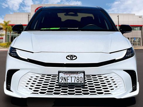 Used 2025 Toyota Camry XSE image 3