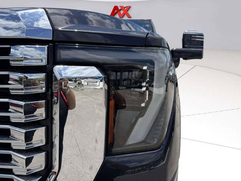 Used 2024 GMC Sierra 2500 Denali w/ Denali Reserve Package AWD/4WD image 13
