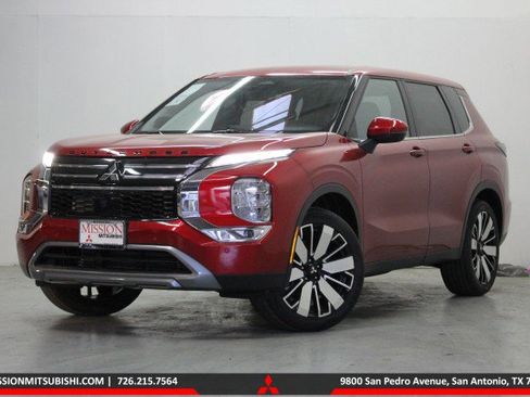 New 2026 Mitsubishi Outlander SE image 1