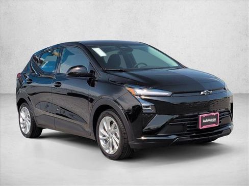New 2027 Chevrolet Bolt LT w/ Comfort Package FWD image 7