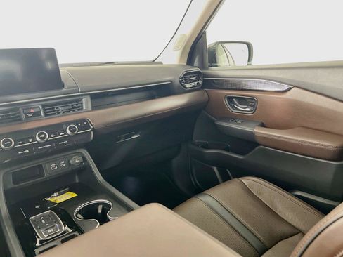 Used 2023 Honda Pilot Elite image 25