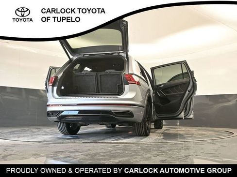Used 2022 Volkswagen Tiguan SE R-Line image 48