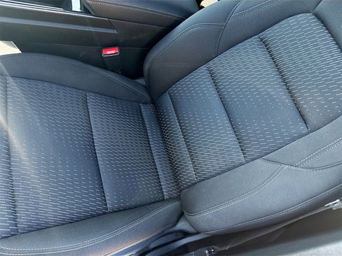 Used 2025 Chevrolet Equinox LT image 19