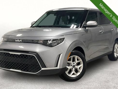 Used 2025 Kia Soul LX w/ LX Technology Package FWD image 14