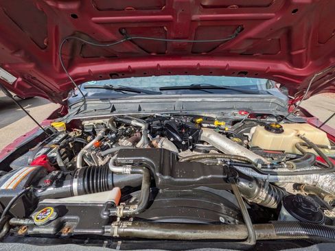 Used 2013 Ford F250 Lariat w/ Lariat Chrome Pkg image 9