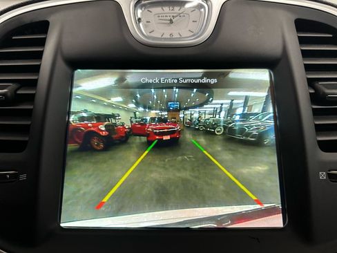 Used 2023 Chrysler 300 Touring w/ Sport Appearance Package image 28