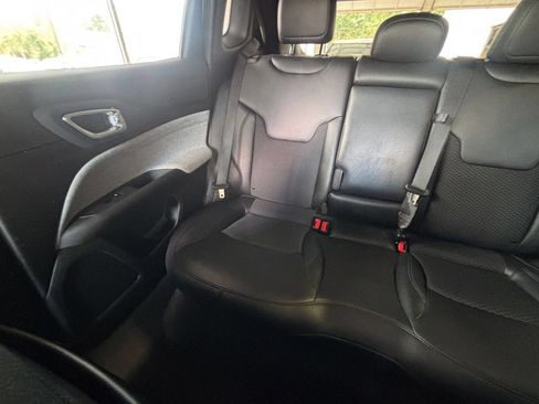 Used 2025 Jeep Compass Latitude AWD/4WD image 39