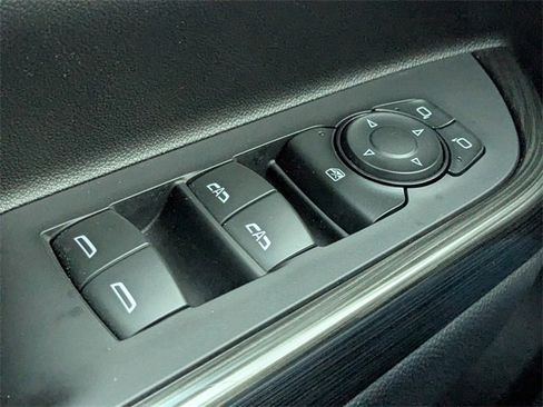 Used 2023 GMC Acadia SLT image 25