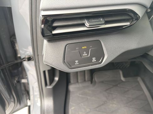 Certified 2024 Volkswagen ID.4 2WD image 15